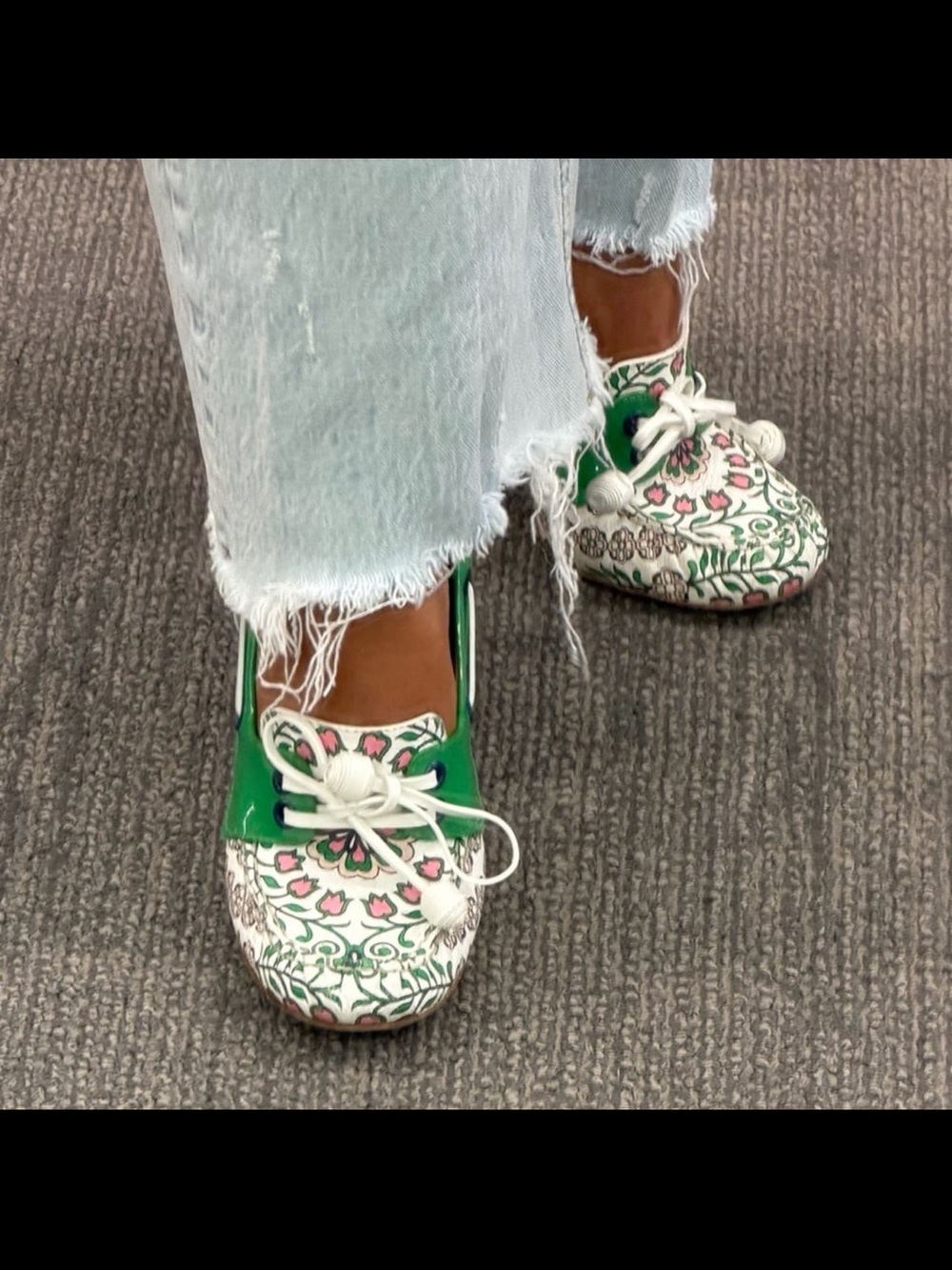Tory Burch Green and White Floral Lace-Up Block Heel Pumps - Picture 4 of 10